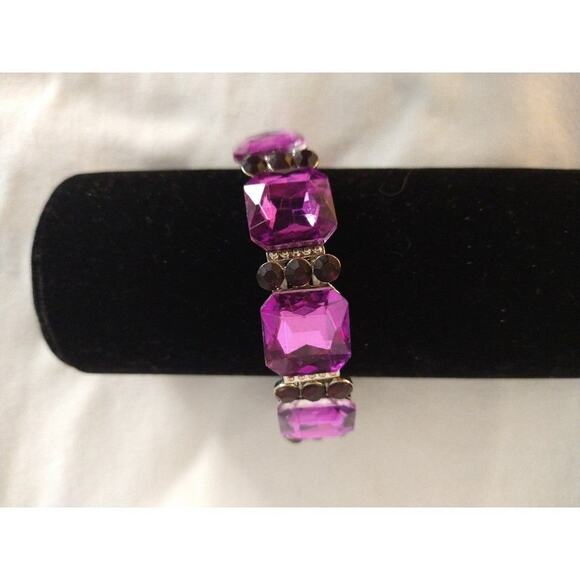 Stretch fuchsia rhinestone bracelet - Picture 2 of 6